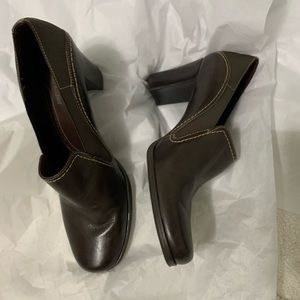 10M Naturalizer Brown Heels like new